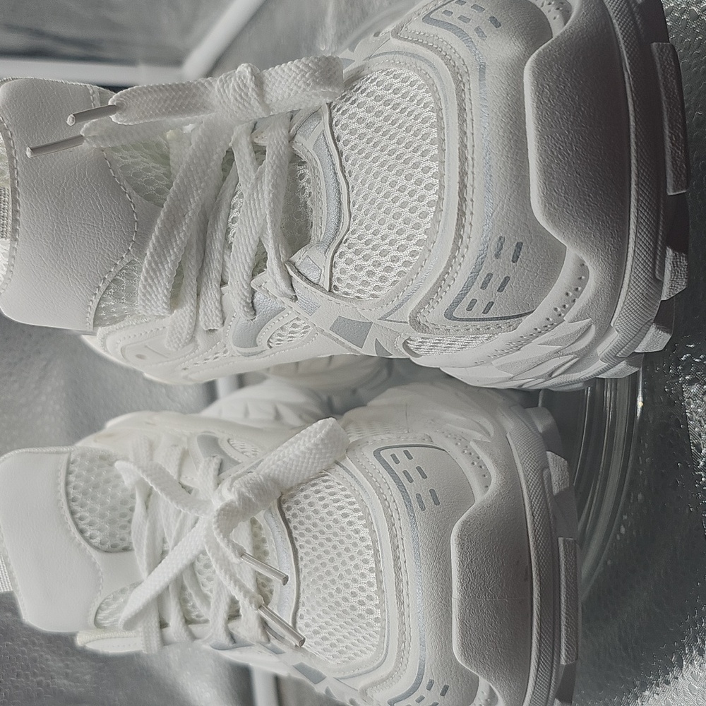 A Women Non Brand White Sneaker Tennis Athletic Shoes 10.5 - Picture 2 of 9